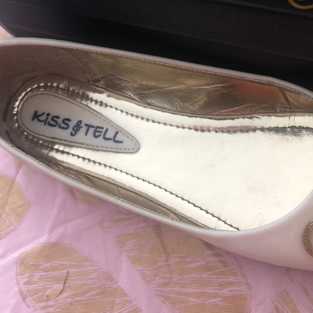 Kiss & Tell 2 pairs of flats - Picture 2 of 8